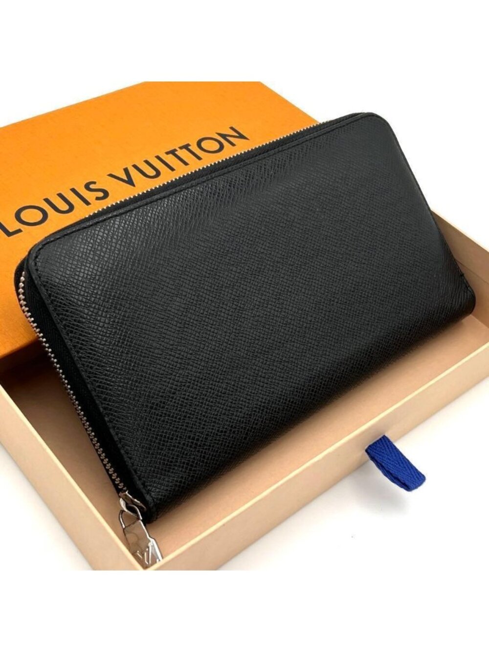 Louis Vuitton New Taiga Zippy Organizer Wallet Black